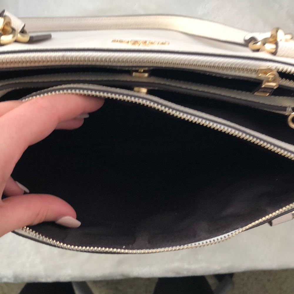 Coach White Bag - Picture 7 of 8